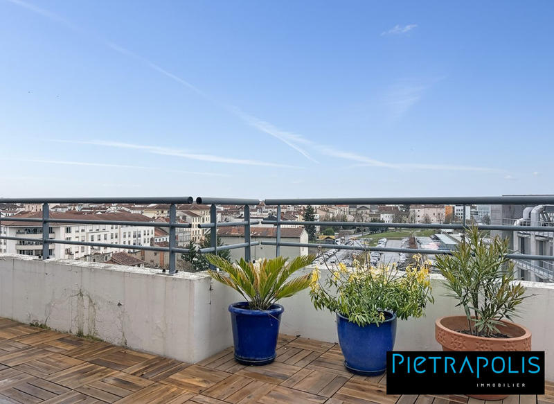 Appartement - 82 m² - 3 pièces