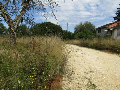 Terrain constructible - 1 275 m²