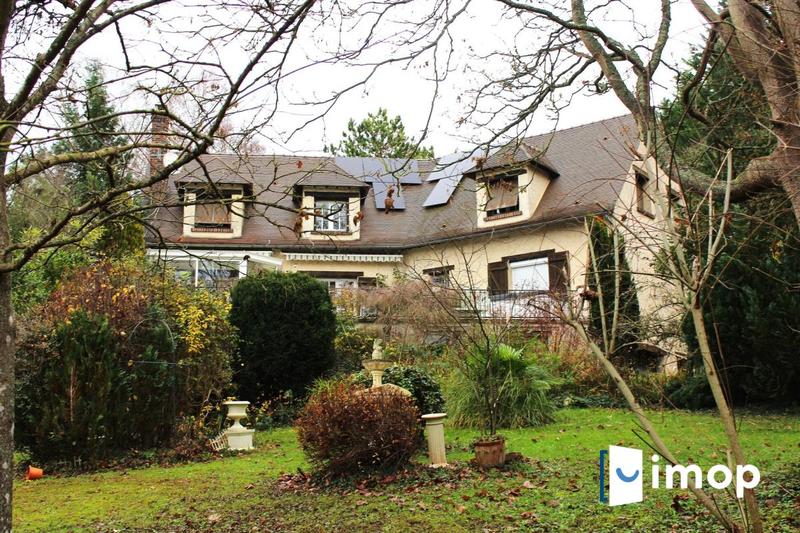 Maison - 200 m² - 8 pièces