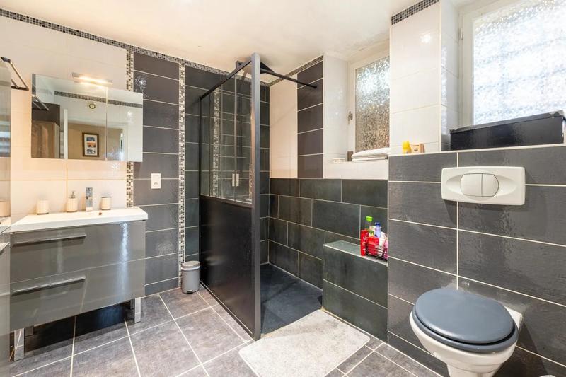 Maison - 200 m² - 8 pièces