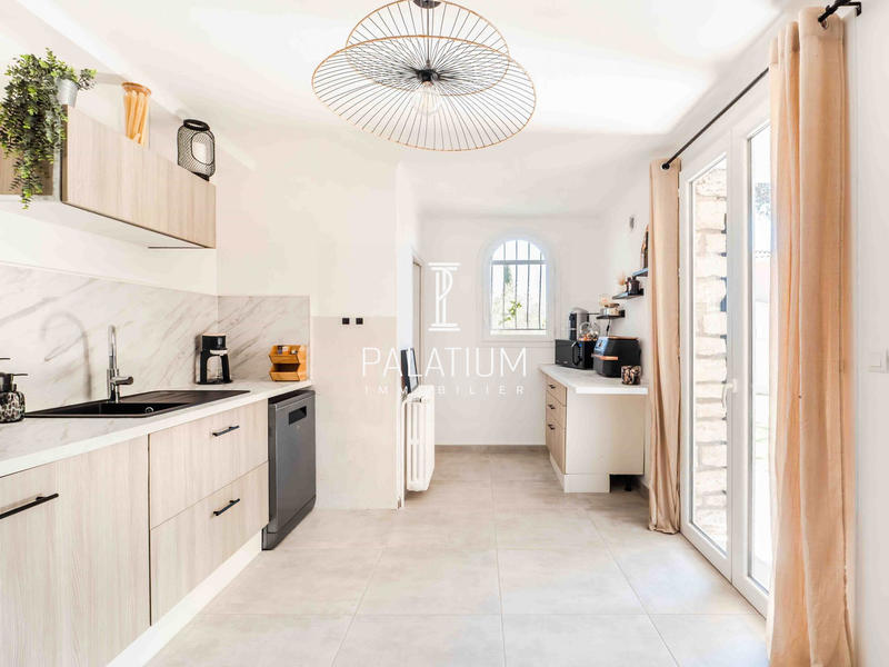 Maison - 210 m² - 8 pièces