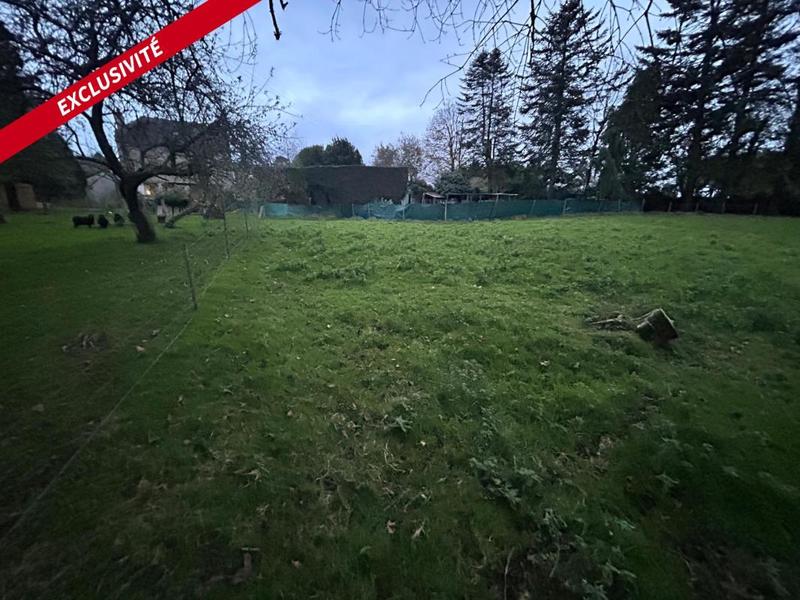 Terrain constructible - 1 200 m²
