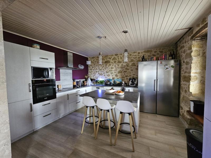 Maison - 315 m² - 11 pièces