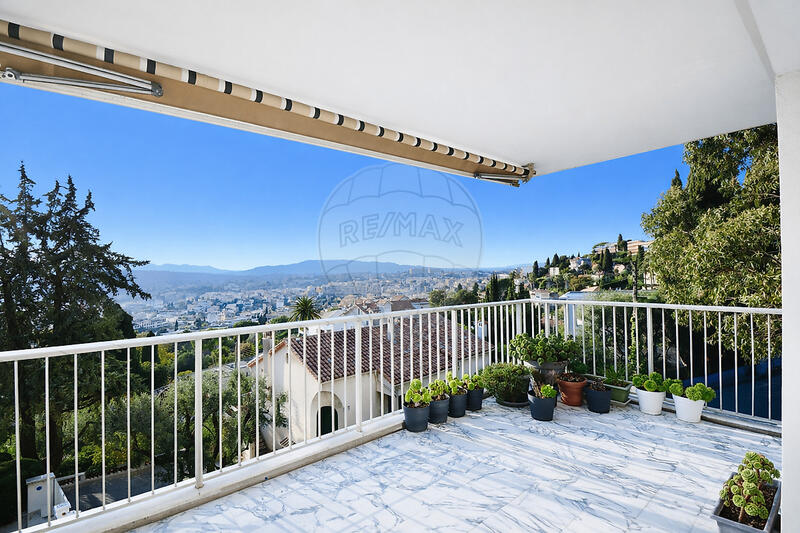 Appartement - 101 m² - 4 pièces