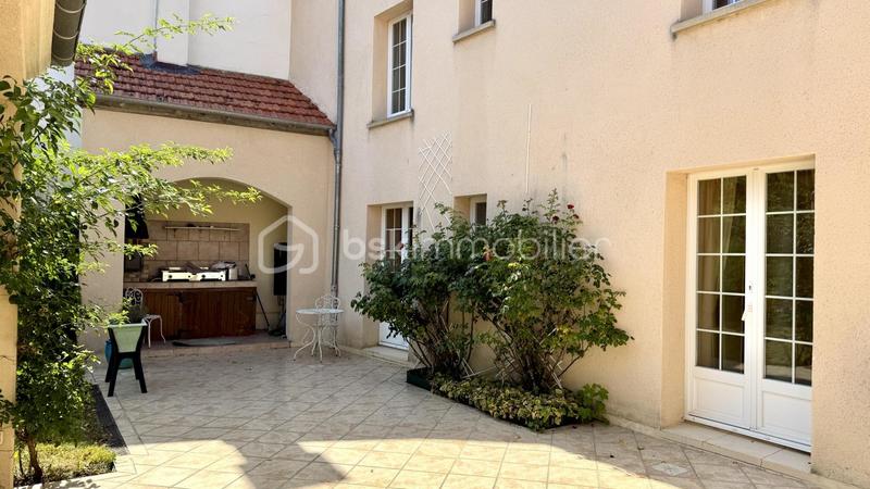 Maison de ville - 210 m² - 7 pièces