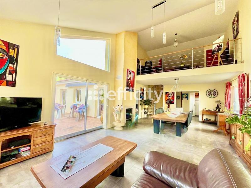 Maison - 179 m² - 5 pièces