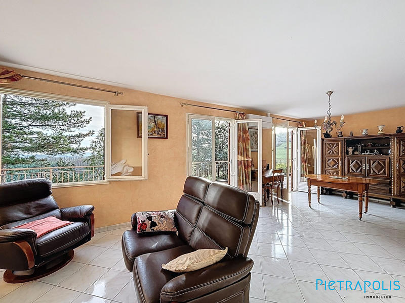 Maison - 146 m² - 6 pièces