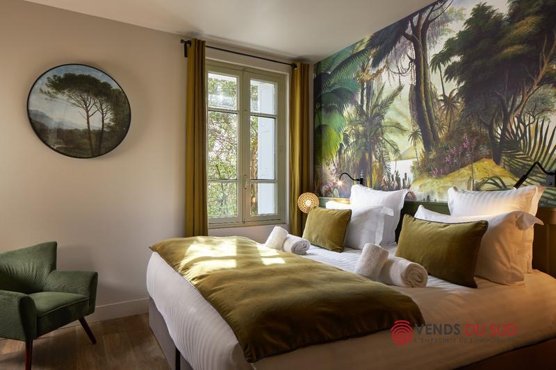 Fonds de commerce - 895 m²