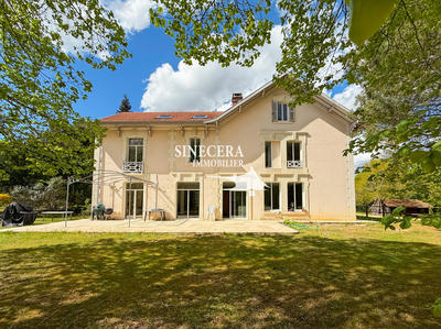 Maison - 360 m² - 14 pièces