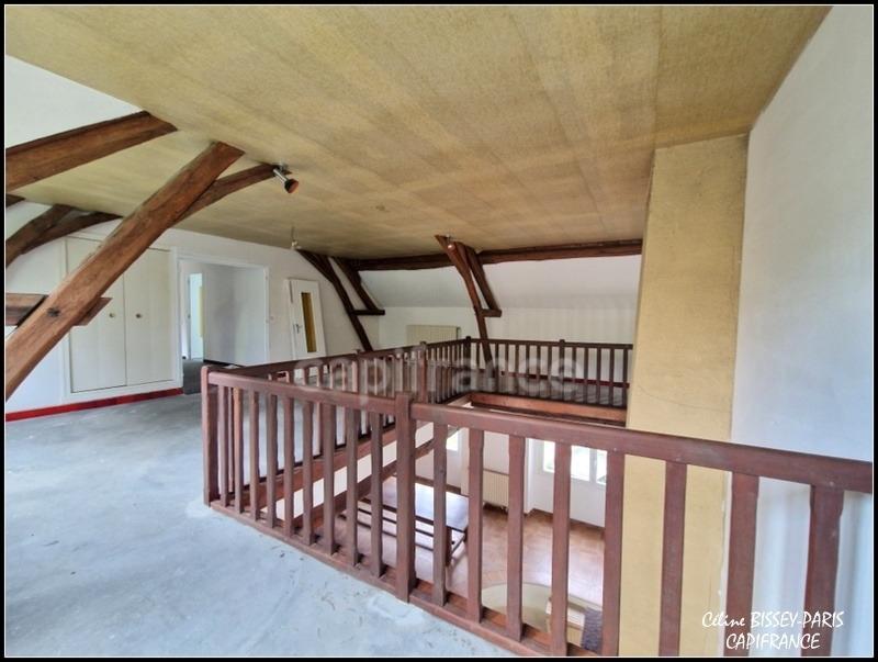 Maison - 245 m² - 8 pièces