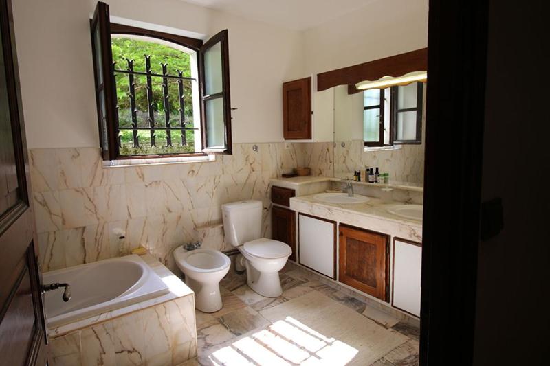 Maison - 170 m² - 8 pièces