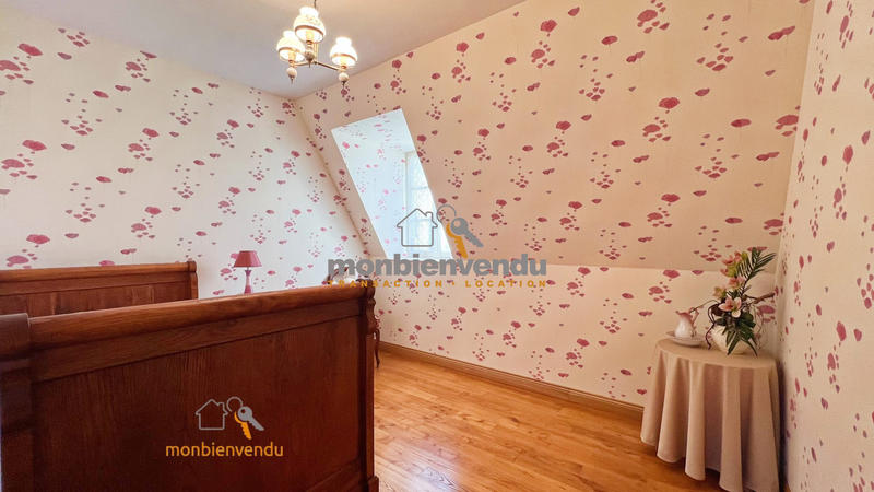 Maison traditionnelle - 149 m² - 6 pièces