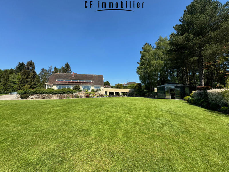 Maison - 455 m² - 9 pièces