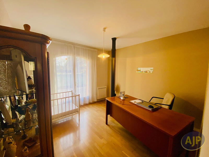 Maison - 209 m² - 8 pièces