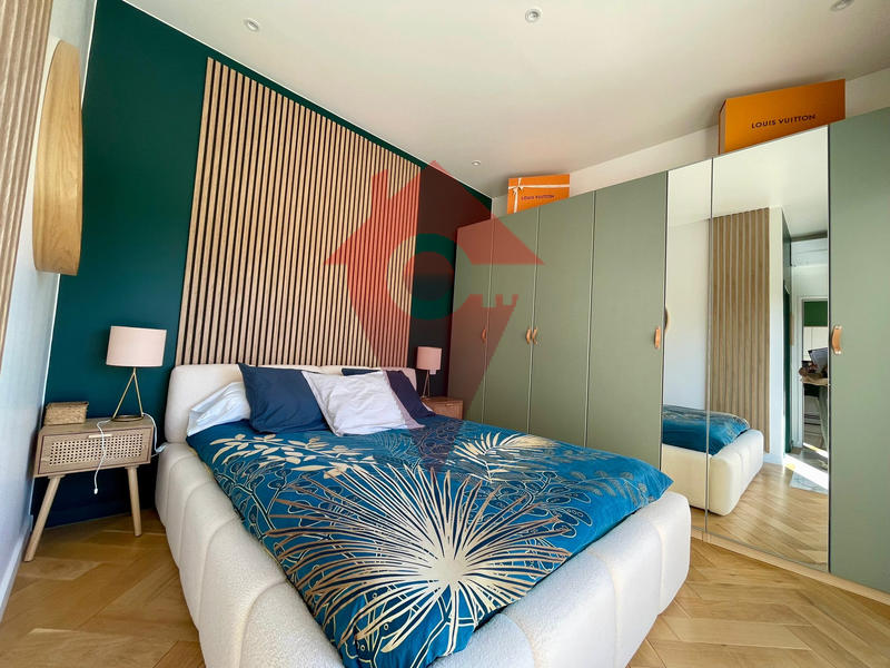 Maison - 212 m² - 7 pièces