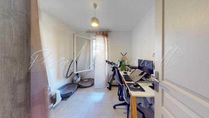 Appartement - 92 m² - 5 pièces