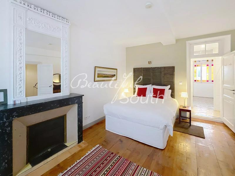 Maison chambre d'hôtes - 212 m² - 8 pièces