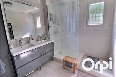 Maison - 166 m² - 6 pièces