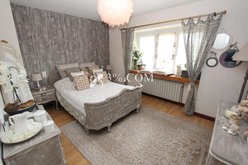 Maison - 240 m² - 8 pièces