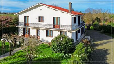 Maison - 170 m² - 6 pièces