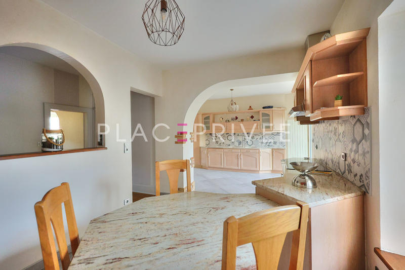 Maison - 296 m² - 7 pièces