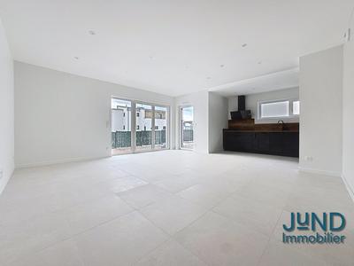 Maison - 103 m² - 4 pièces