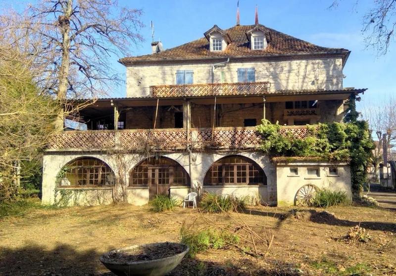 Hôtel particulier - 561 m² - 17 pièces