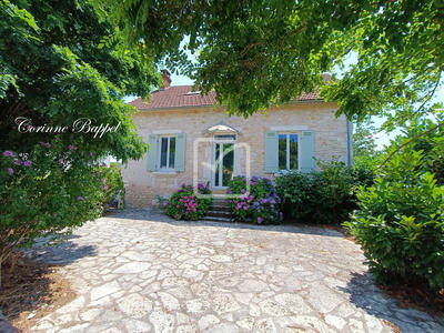 Maison - 203 m² - 6 pièces