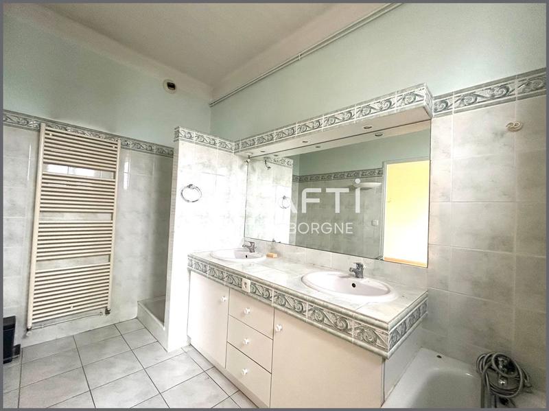 Appartement - 215 m² - 7 pièces