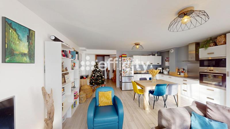 Appartement - 100 m² - 5 pièces