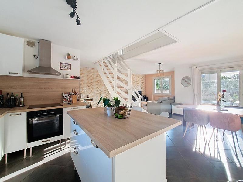 Maison - 104 m² - 5 pièces