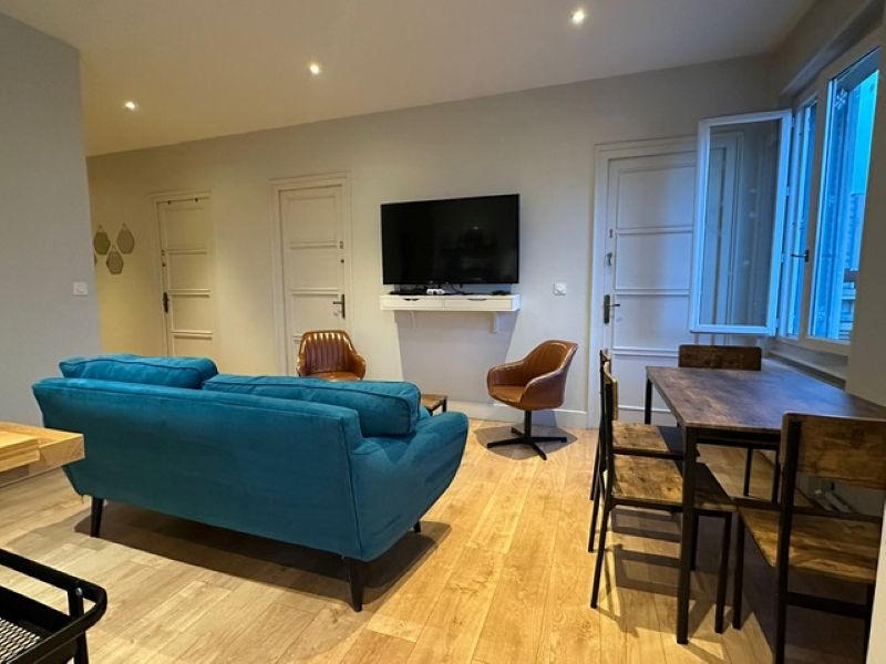 Chambre - 102 m² - 6 pièces