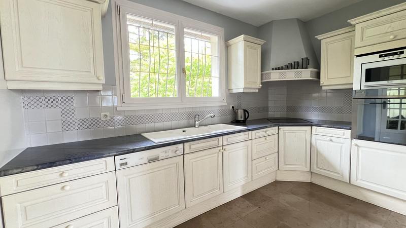 Maison ancienne - 226 m² - 10 pièces