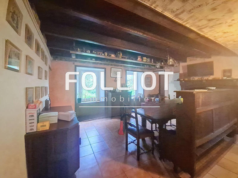 Maison - 247 m² - 9 pièces