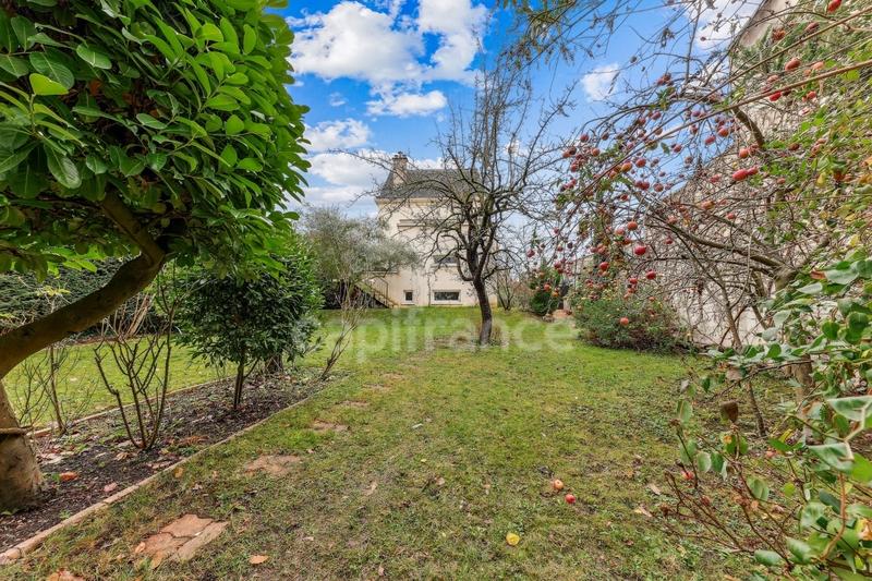 Maison - 200 m² - 8 pièces