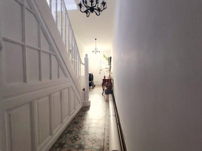 Maison - 203 m² - 5 pièces