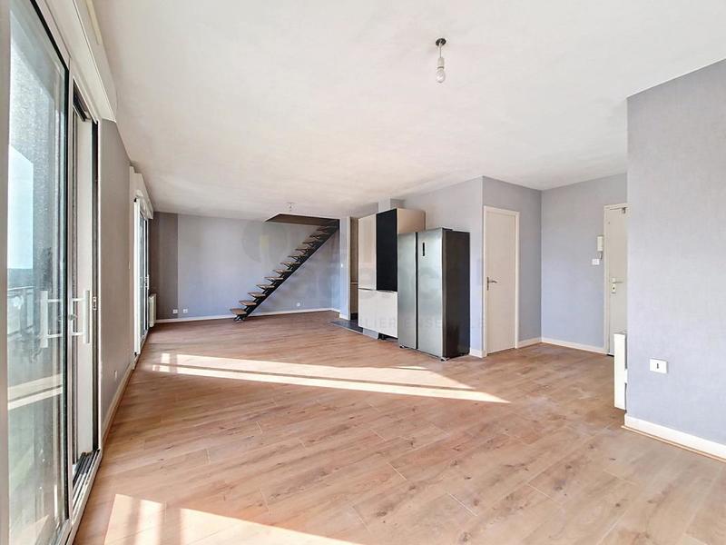 Duplex - 85 m² - 5 pièces