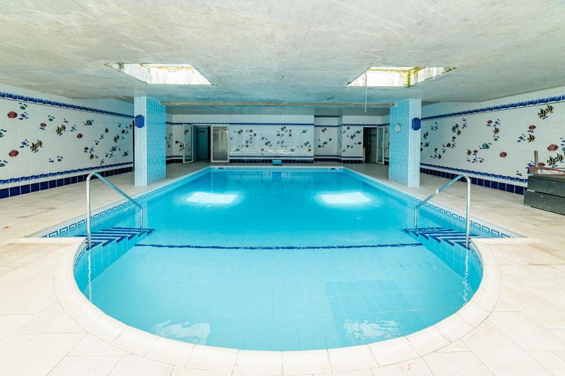 Maison - 342 m² - 8 pièces