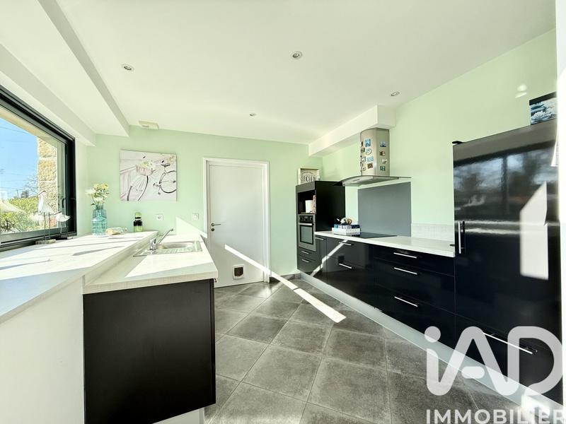 Maison - 274 m² - 12 pièces