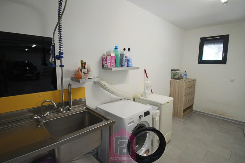 Maison - 140 m² - 5 pièces