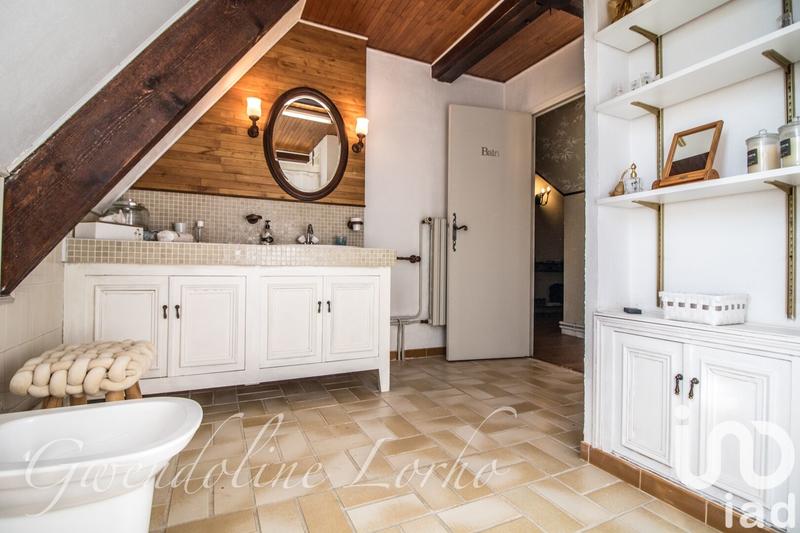 Maison - 215 m² - 7 pièces
