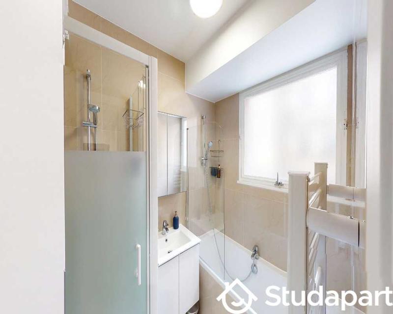 Chambre - 90 m² - 1 pièce