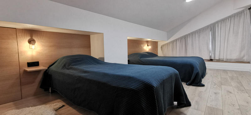 Maison - 200 m² - 8 pièces