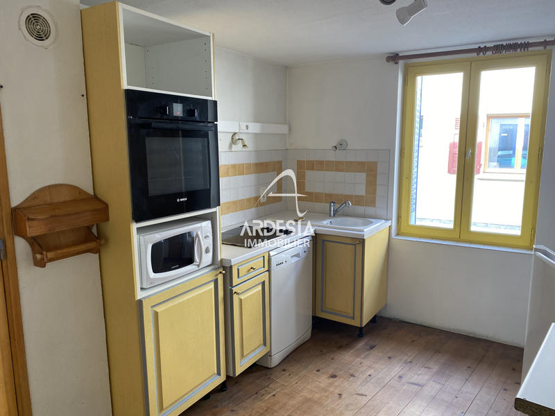 Maison - 180 m² - 9 pièces