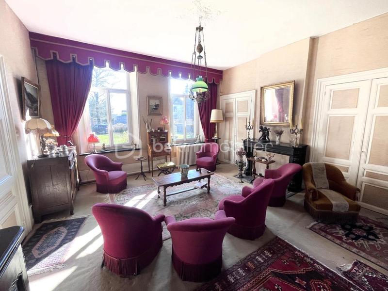 Demeure - 324 m² - 11 pièces