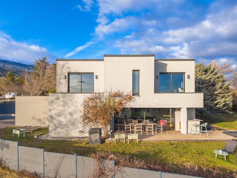 Villa - 166 m² - 7 pièces