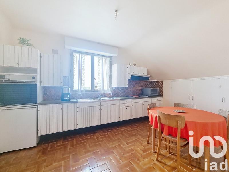 Maison - 243 m² - 10 pièces