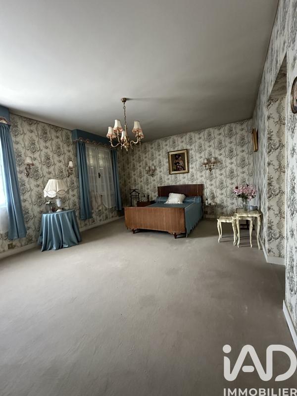 Maison - 322 m² - 9 pièces