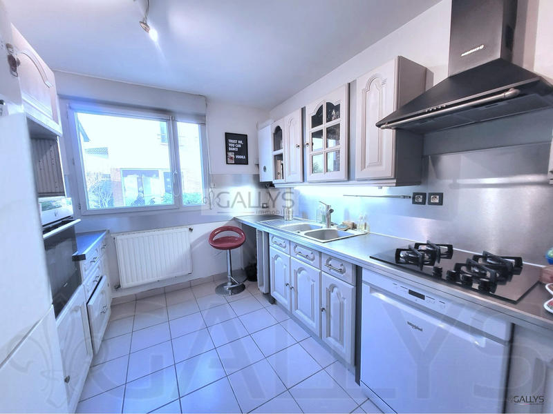 Maison - 88 m² - 4 pièces