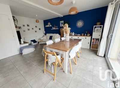 Maison - 90 m² - 5 pièces